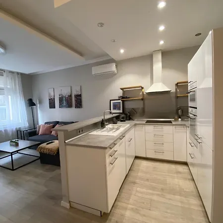Appartement Apaczai Nearby Chain Bridge *