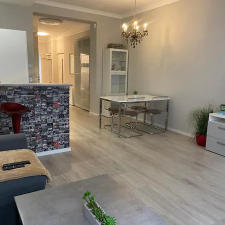 Apaczai Nearby Chain Bridge Apartmán