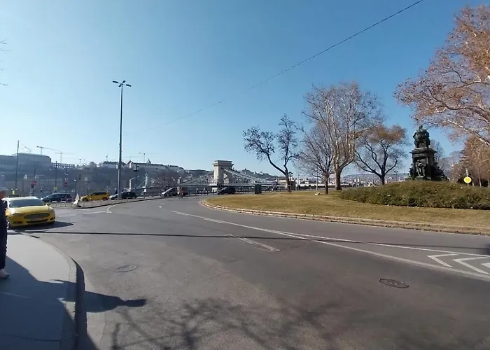 Apaczai Nearby Chain Bridge Апартаменты *